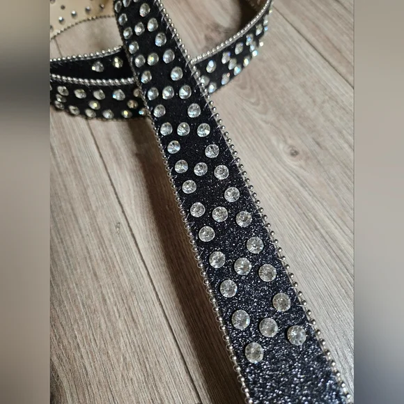 💥Sale💥NWOT Torrid Black and Silver Rhinestone Belt - Picture 3 of 6